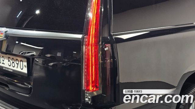 Cadillac Escalade 2019 — photo 9