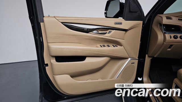 Cadillac Escalade 2019 — photo 14
