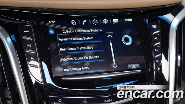 Cadillac Escalade 2019 — photo 28
