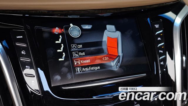 Cadillac Escalade 2019 — photo 29