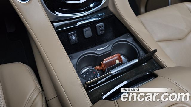 Cadillac Escalade 2019 — photo 31