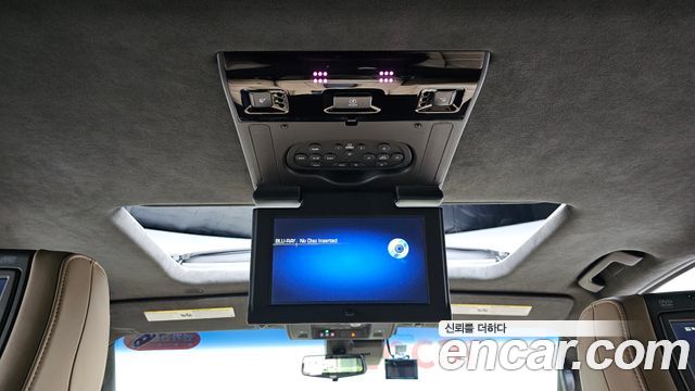 Cadillac Escalade 2019 — photo 35