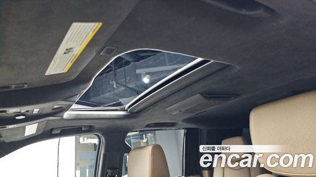 Cadillac Escalade 2019 — photo 38