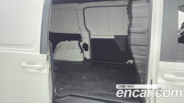 Hyundai Staria 2022 — photo 11