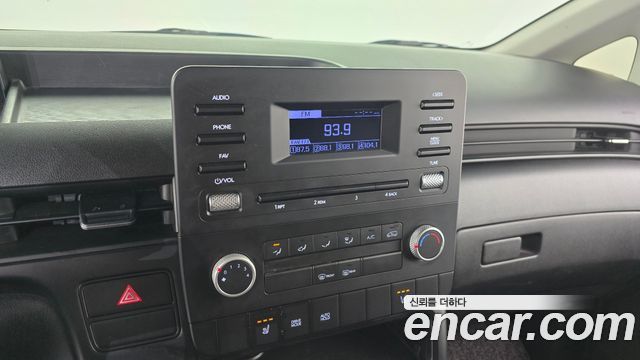 Hyundai Staria 2022 — photo 12