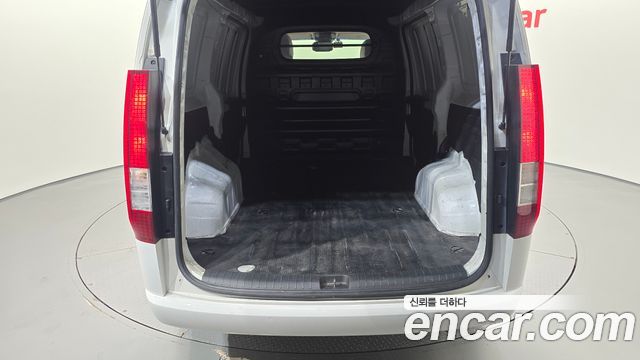 Hyundai Staria 2022 — photo 16
