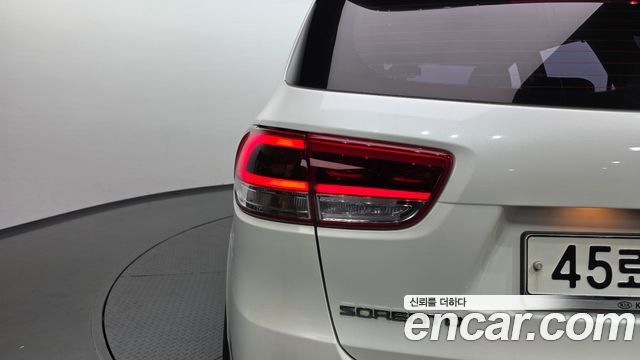 Kia Sorento 2015 — photo 9