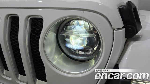 Jeep Wrangler 2022 — photo 8