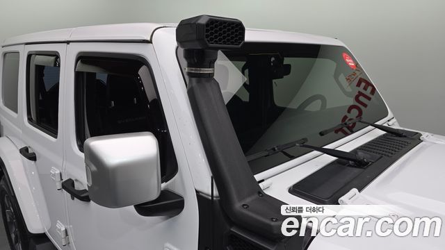 Jeep Wrangler 2022 — photo 28