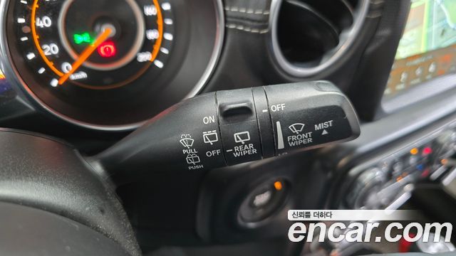 Jeep Wrangler 2022 — photo 30