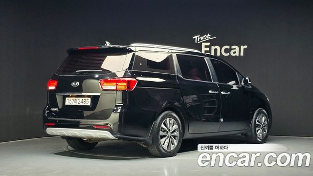 Kia Canival 2017 — photo 2