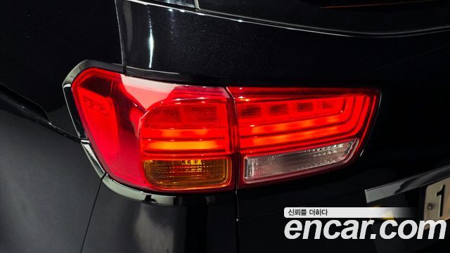 Kia Canival 2017 — photo 9