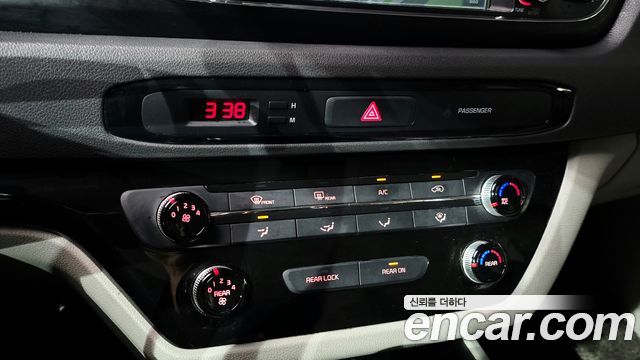 Kia Canival 2017 — photo 31