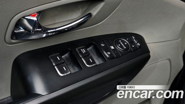 Kia Canival 2017 — photo 33