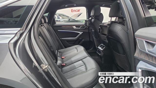Audi A6 2021 — photo 17