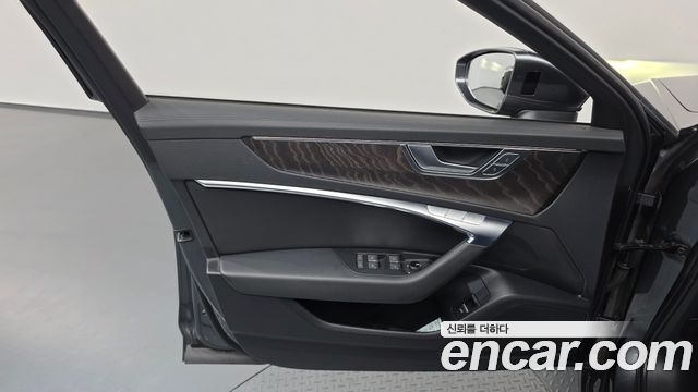 Audi A6 2021 — photo 14