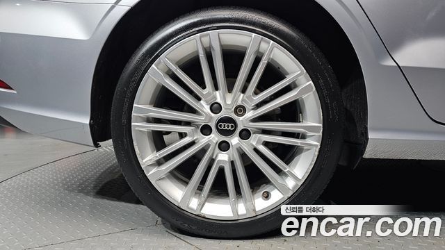 Audi A3 2018 — photo 5