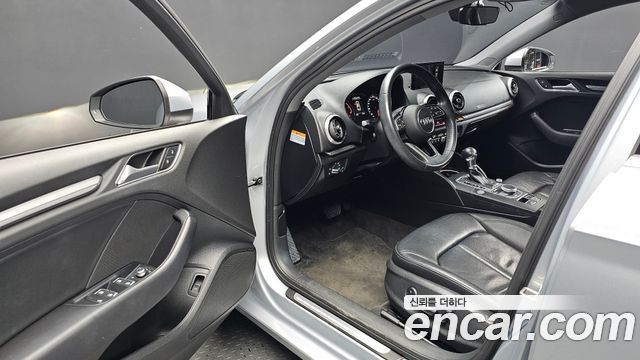 Audi A3 2018 — photo 10