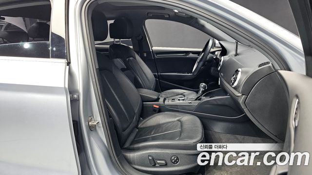 Audi A3 2018 — photo 12