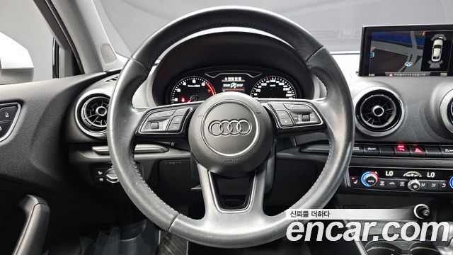 Audi A3 2018 — photo 13