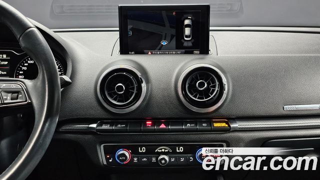 Audi A3 2018 — photo 14