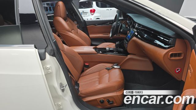 Maserati Quattroporte 2017 — photo 11