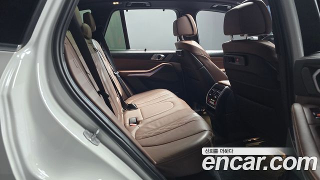 BMW X5 2022 — photo 17