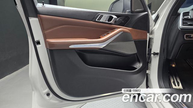 BMW X5 2022 — photo 14