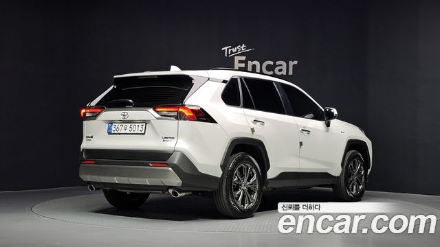 Toyota RAV4 2025 — photo 2