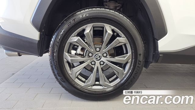 Toyota RAV4 2025 — photo 5