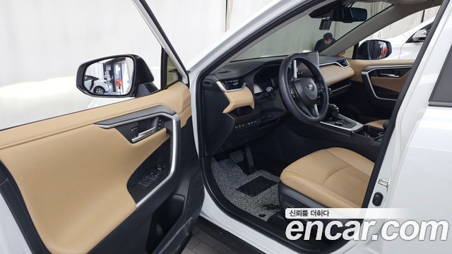Toyota RAV4 2025 — photo 13