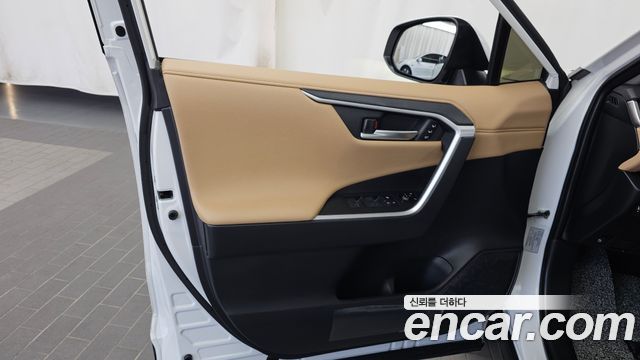 Toyota RAV4 2025 — photo 14