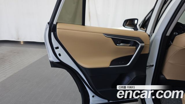 Toyota RAV4 2025 — photo 15