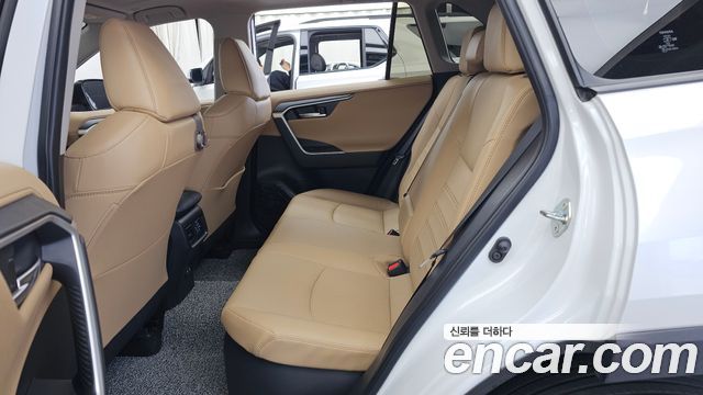 Toyota RAV4 2025 — photo 16