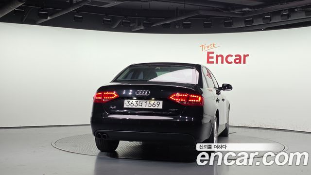Audi A4 2011 — photo 4