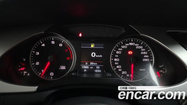 Audi A4 2011 — photo 8