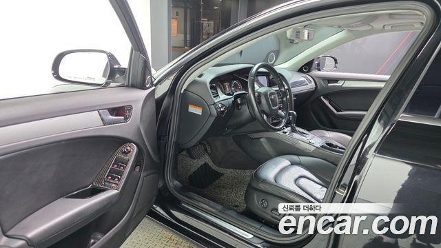 Audi A4 2011 — photo 10