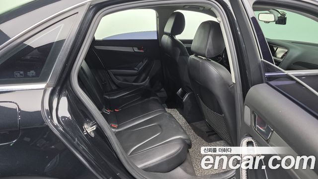 Audi A4 2011 — photo 12