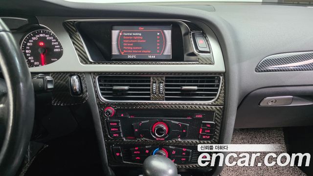 Audi A4 2011 — photo 14