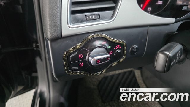 Audi A4 2011 — photo 17