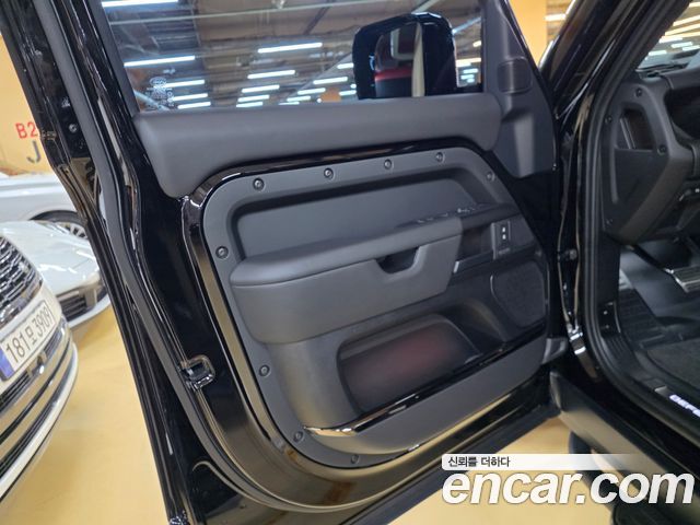 Land Rover Defender 2026 — photo 11