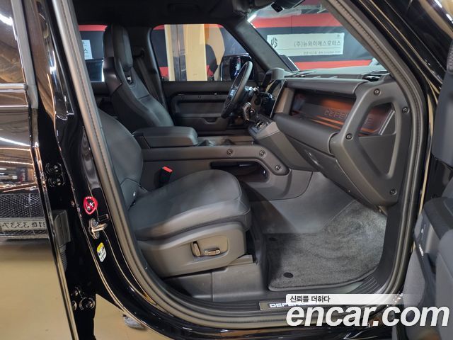 Land Rover Defender 2026 — photo 13
