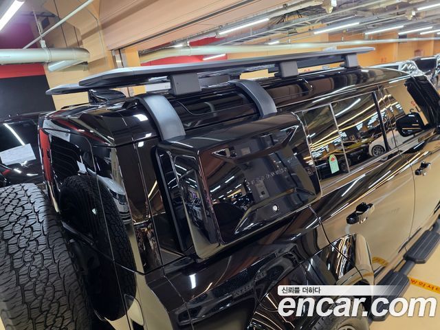 Land Rover Defender 2026 — photo 14