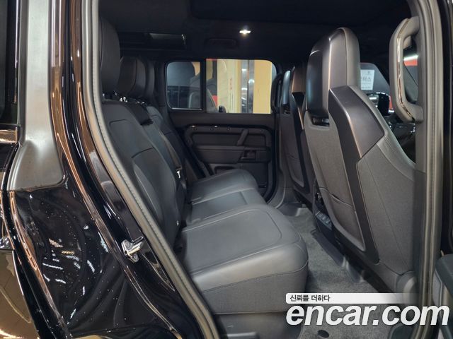 Land Rover Defender 2026 — photo 17