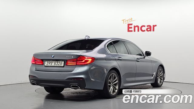 BMW 5-Series 2018 — photo 2
