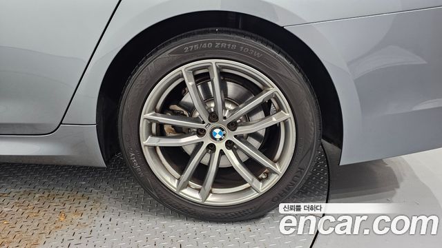 BMW 5-Series 2018 — photo 7