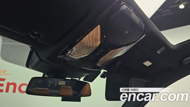 BMW 5-Series 2018 — photo 30