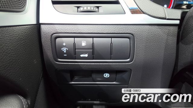 Hyundai Genesis 2016 — photo 22