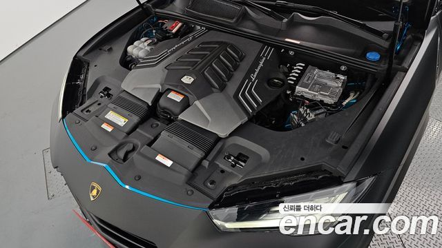 Lamborghini Urus 2024 — photo 6