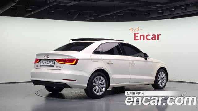 Audi A3 2015 — photo 2